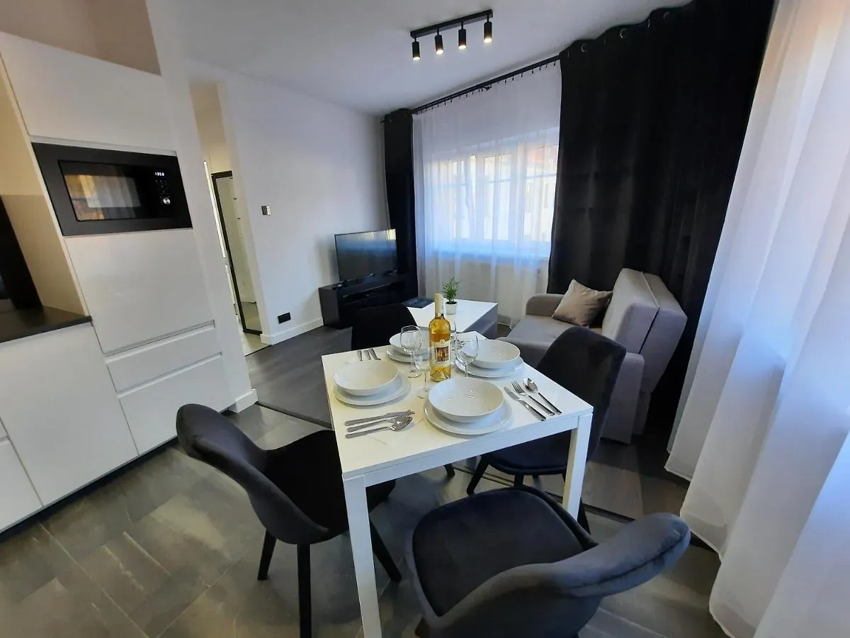 Cracow By Night Apartments Cracovia Polonia